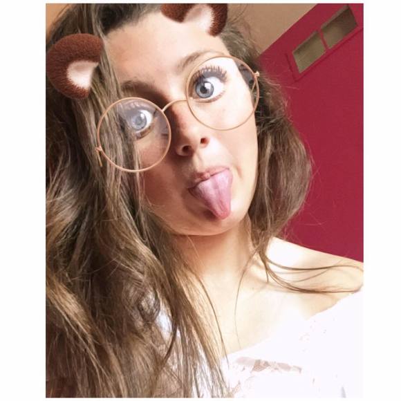 Meet your Posher, Mackenzie - Picture 1 of 1